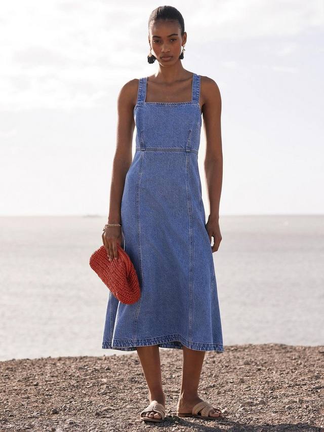 Платье миди из органического хлопкового денима Mint Velvet
Платье миди из органического хлопкового денима Mint Velvet