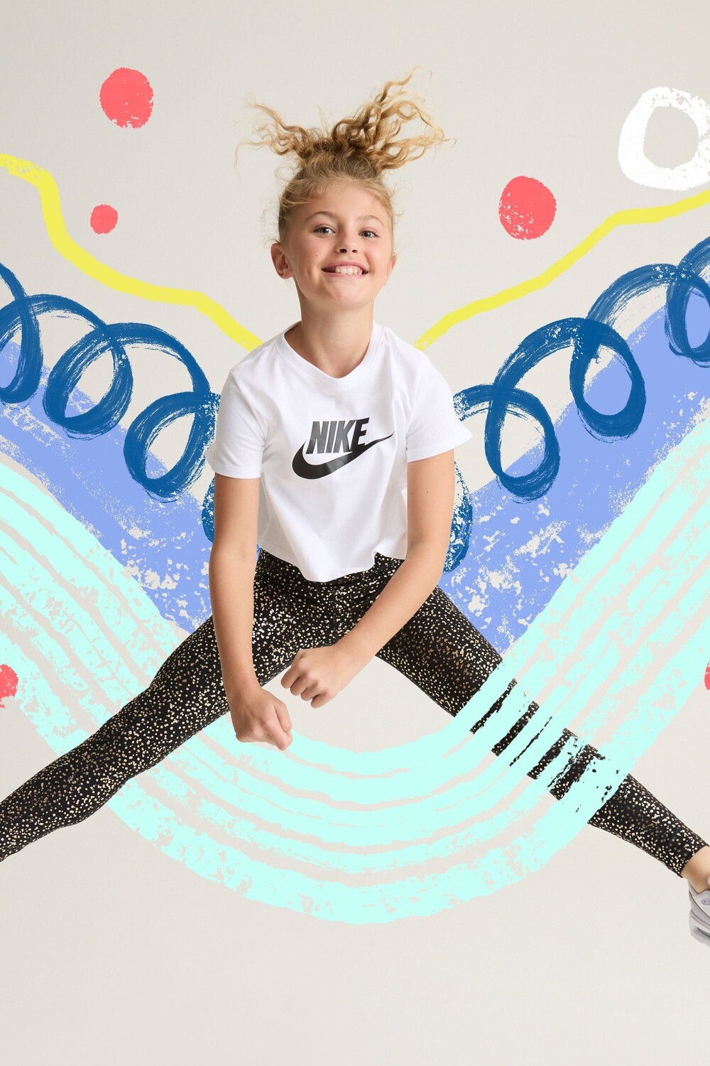 Короткая футболка Futura Nike, белый
Короткая футболка Futura Nike, белый