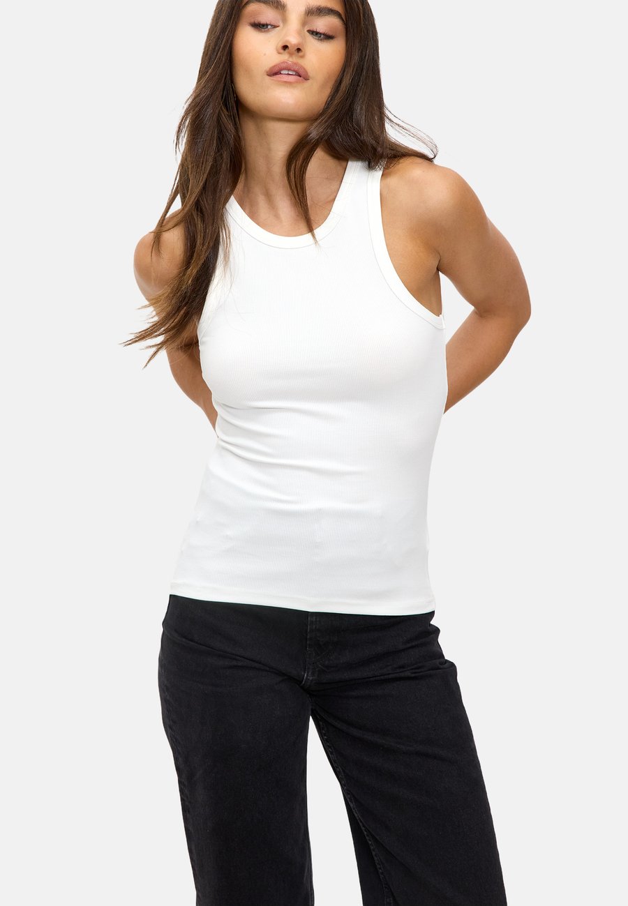 Топ LOAVIES Top, Solid White/White
Топ LOAVIES Top, Solid White/White