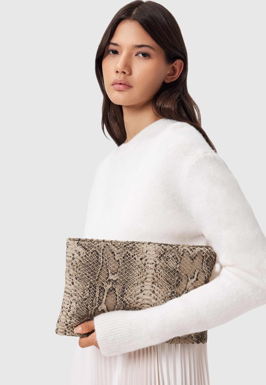 Клатч AllSaints BETTINA SNAKE, Desert White/Off-White
Клатч AllSaints BETTINA SNAKE, Desert White/Off-White