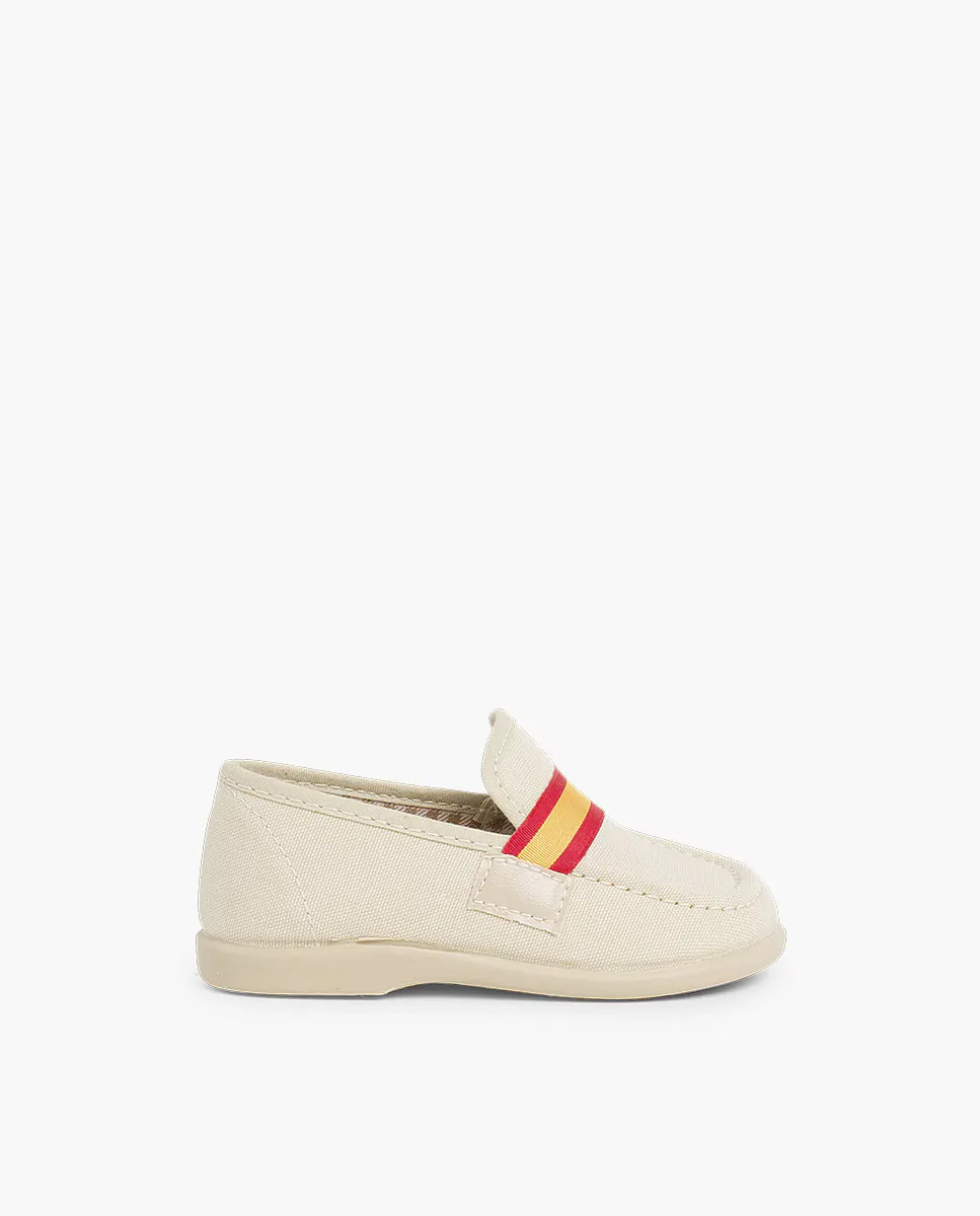 Детская обувь из английской ткани с флагом Pisamonas, бежевый
Детская обувь из английской ткани с флагом Pisamonas, бежевый