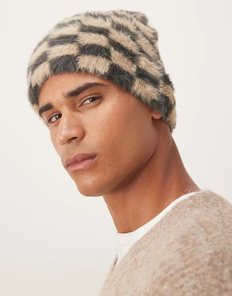 Вязаная шапка-бини с шахматным рисунком и черепом ASOS DESIGN в нейтральном цвете
Вязаная шапка-бини с шахматным рисунком и черепом ASOS DESIGN в нейтральном цвете