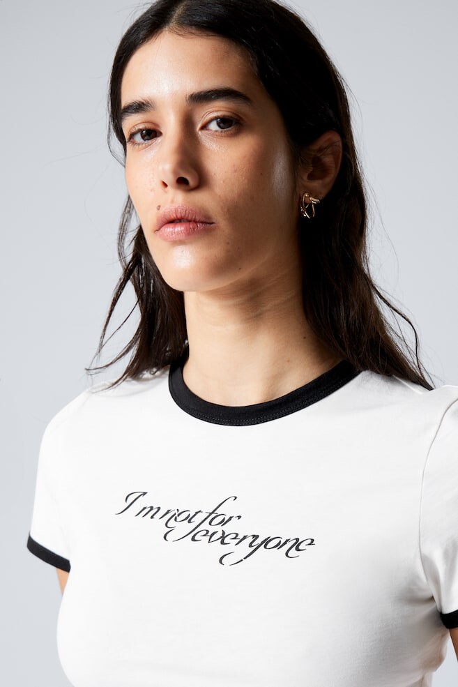 Футболка облегающего кроя с принтом Weekday, белый
Футболка облегающего кроя с принтом Weekday, белый