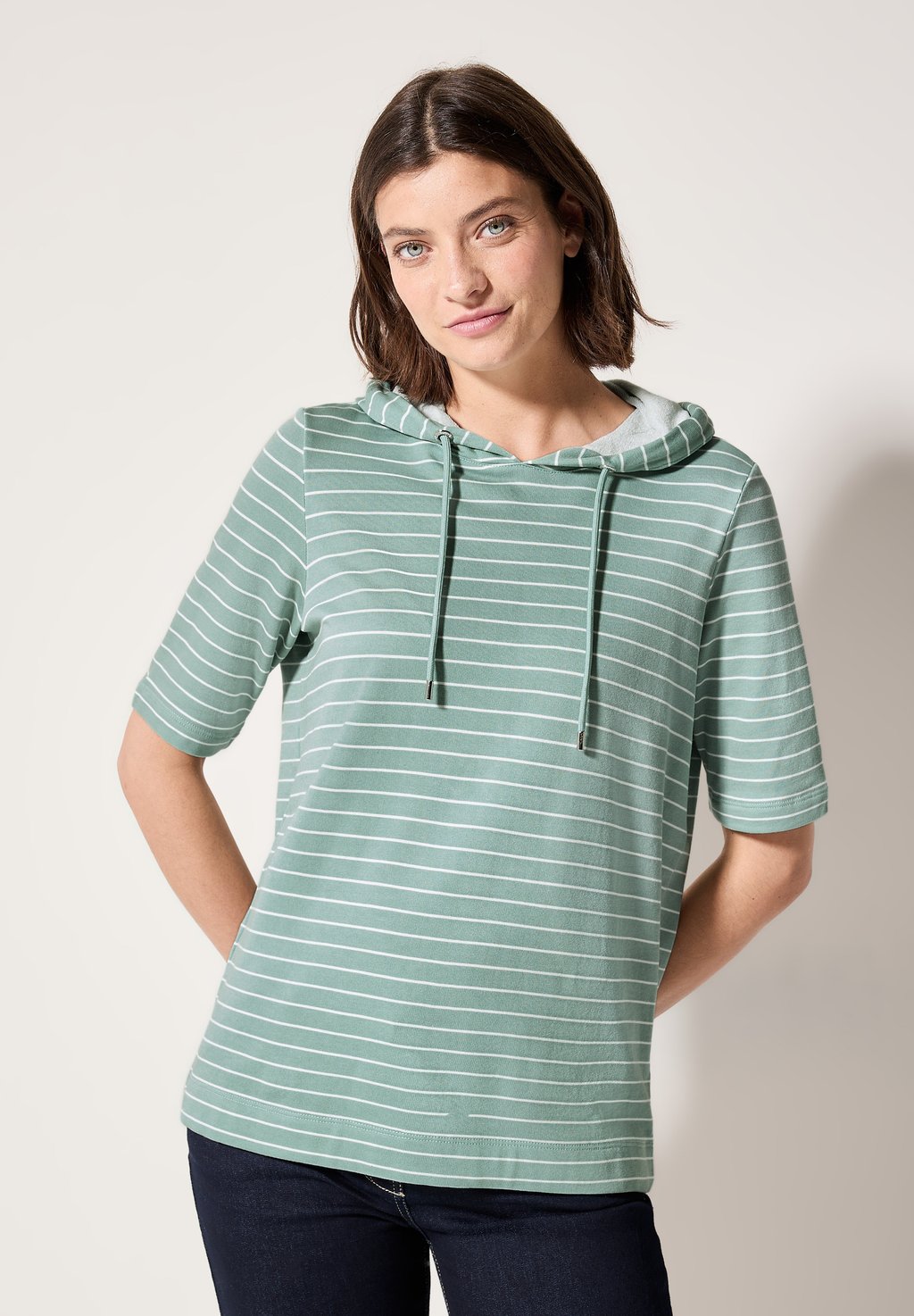 Футболка с принтом GESTREIFTER Cecil, металлик зеленый
Футболка с принтом GESTREIFTER Cecil, металлик зеленый