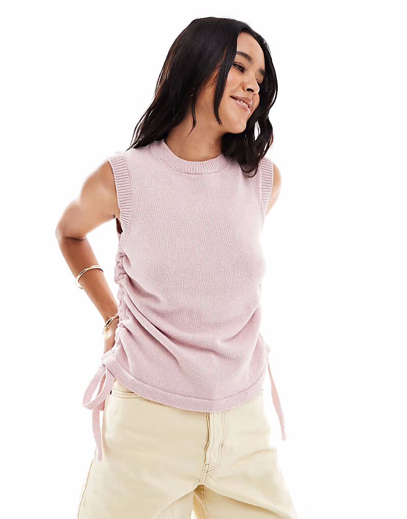 Трикотажная майка ASOS DESIGN розового цвета с рюшами
Трикотажная майка ASOS DESIGN розового цвета с рюшами