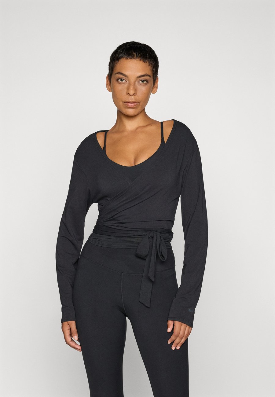 Топ Nike Performance ONE RELAXED TOP, Black/Dark Smoke Grey/Black
Топ Nike Performance ONE RELAXED TOP, Black/Dark Smoke Grey/Black