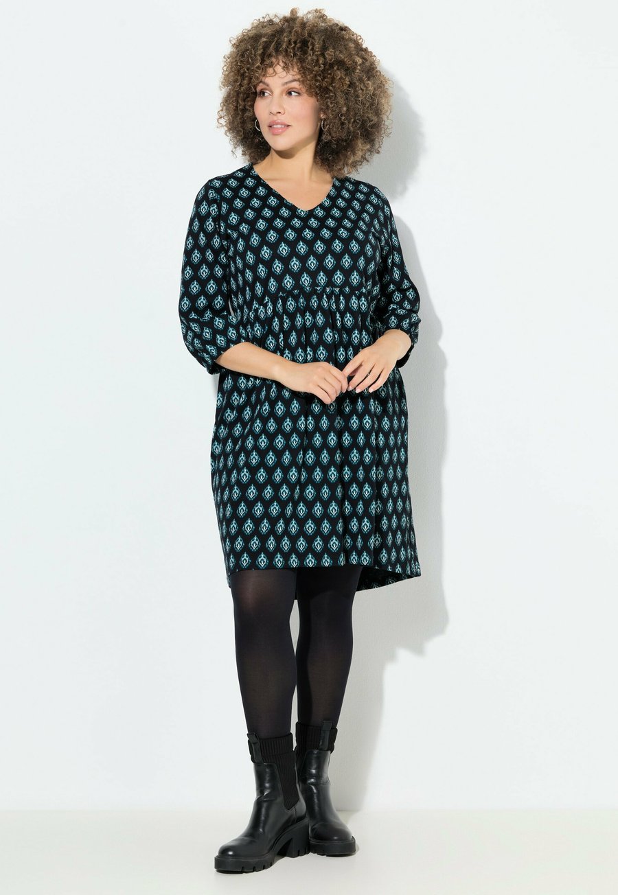 Платье Ulla Popken V-AUSSCHNITT 3/4-ARM, Petrol Green/Teal
Платье Ulla Popken V-AUSSCHNITT 3/4-ARM, Petrol Green/Teal