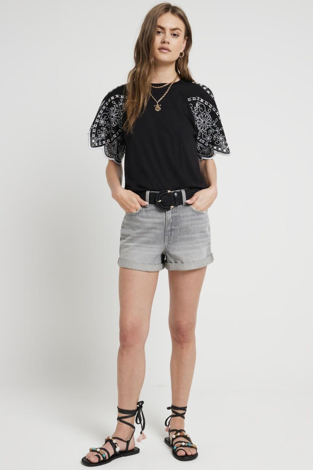 Футболка с вырезами на рукавах River Island, черный
Футболка с вырезами на рукавах River Island, черный