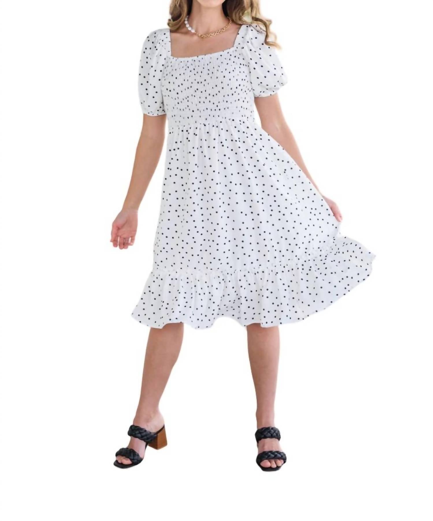 Платье для воскресного рынка в белом/черном цвете CY Fashion
Платье для воскресного рынка в белом/черном цвете CY Fashion