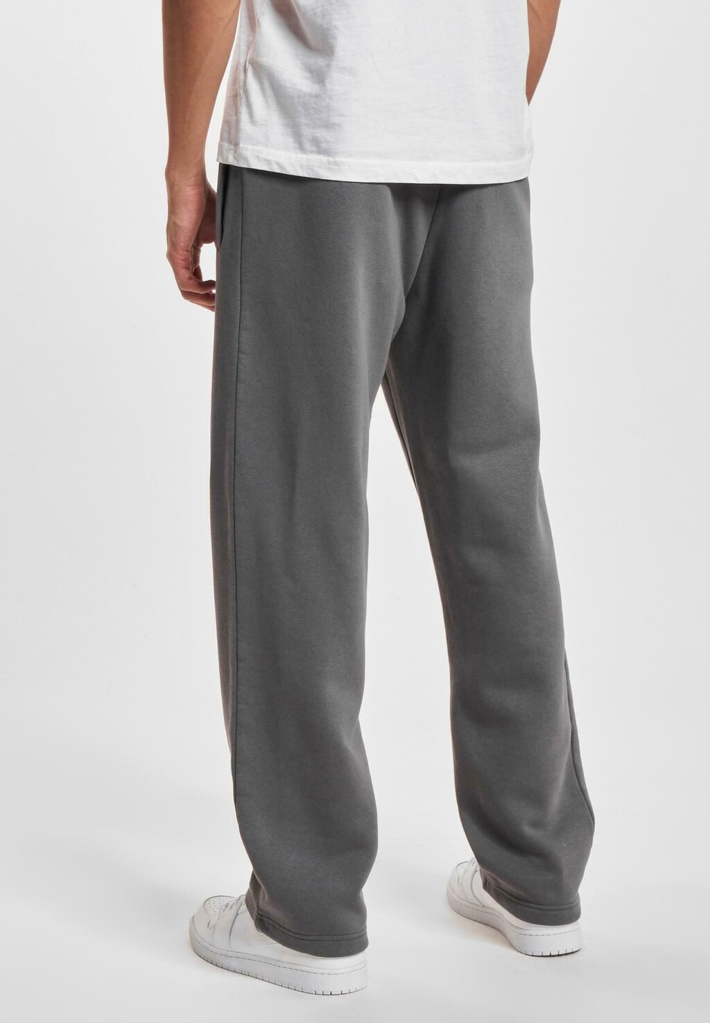 Спортивные штаны DEF, серый
Спортивные штаны DEF, серый