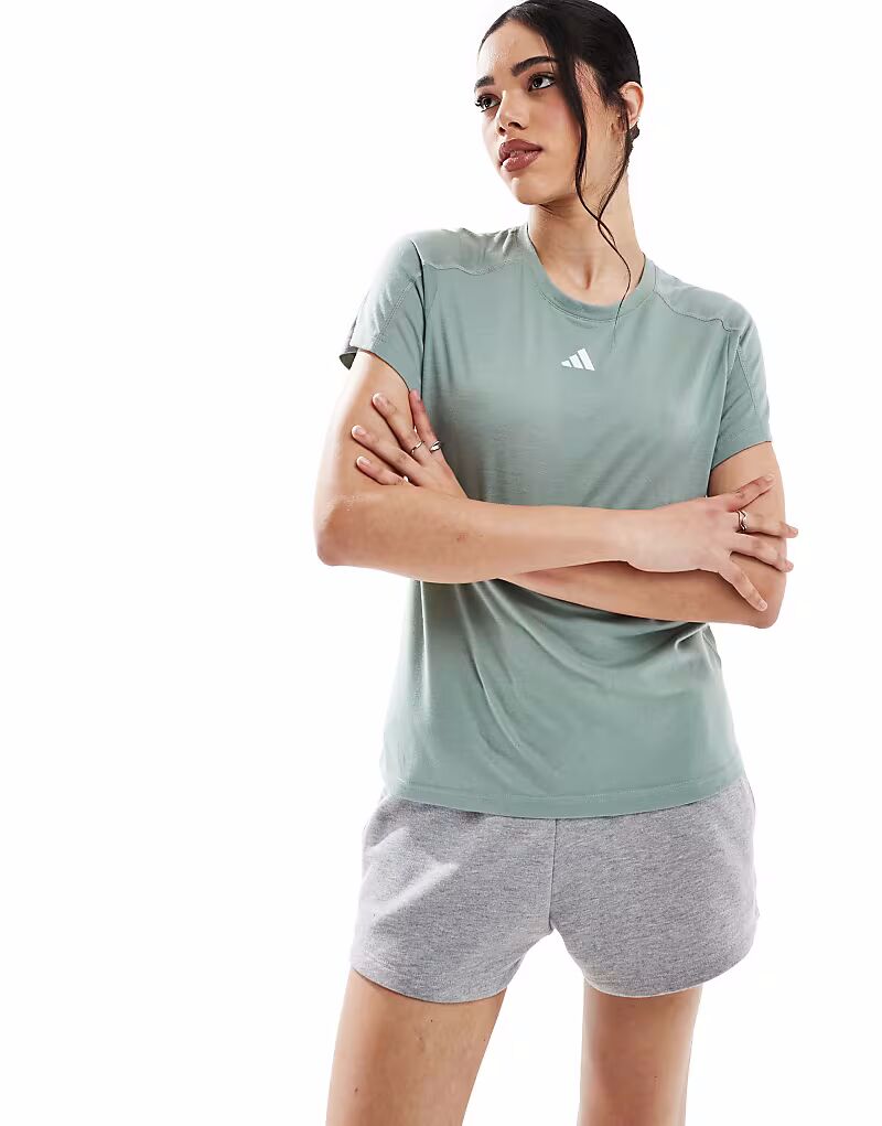 Футболка Adidas Training Essentials серебристо-зеленого цвета Adidas Performance 
Футболка Adidas Training Essentials серебристо-зеленого цвета Adidas Performance