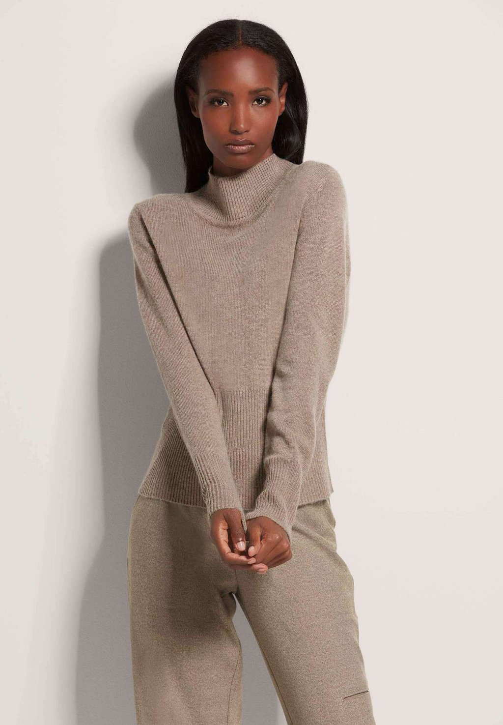 Джемпер MIT STEHKRAGEN MADELEINE, цвет Cappuccino Melange
Джемпер MIT STEHKRAGEN MADELEINE, цвет Cappuccino Melange