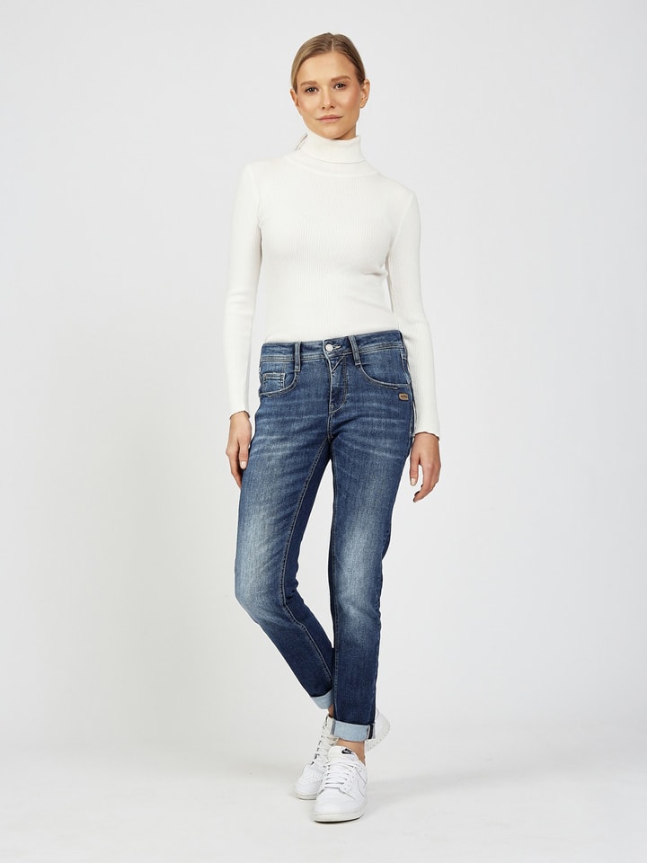 Джинсы "Амели" - стандартный крой - темно-синего цвета GANG JEANS
Джинсы "Амели" - стандартный крой - темно-синего цвета GANG JEANS