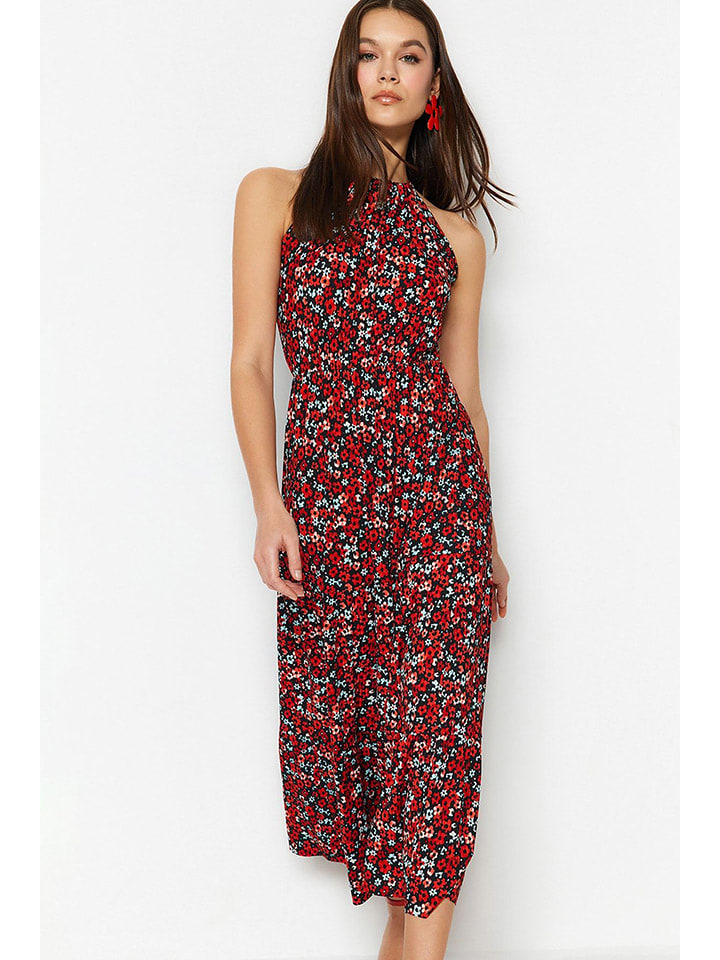 Длинное платье trendyol
Длинное платье trendyol