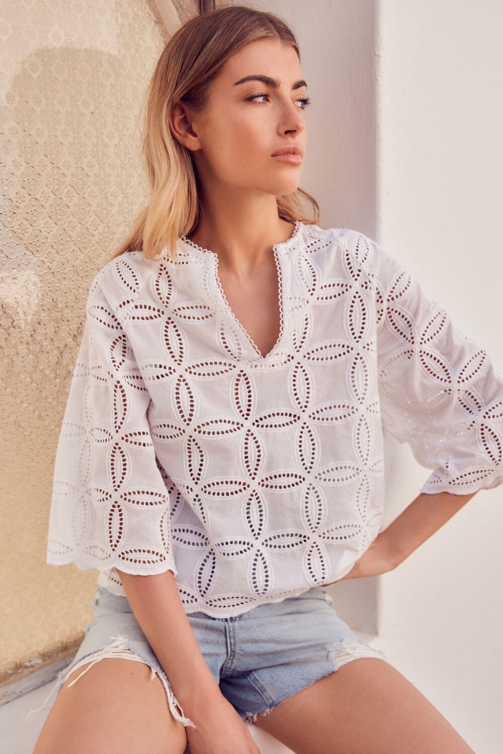 Топ с рукавами 3/4 цветочной английской вышивкой и вырезом в горловине Next, белый
Топ с рукавами 3/4 цветочной английской вышивкой и вырезом в горловине Next, белый