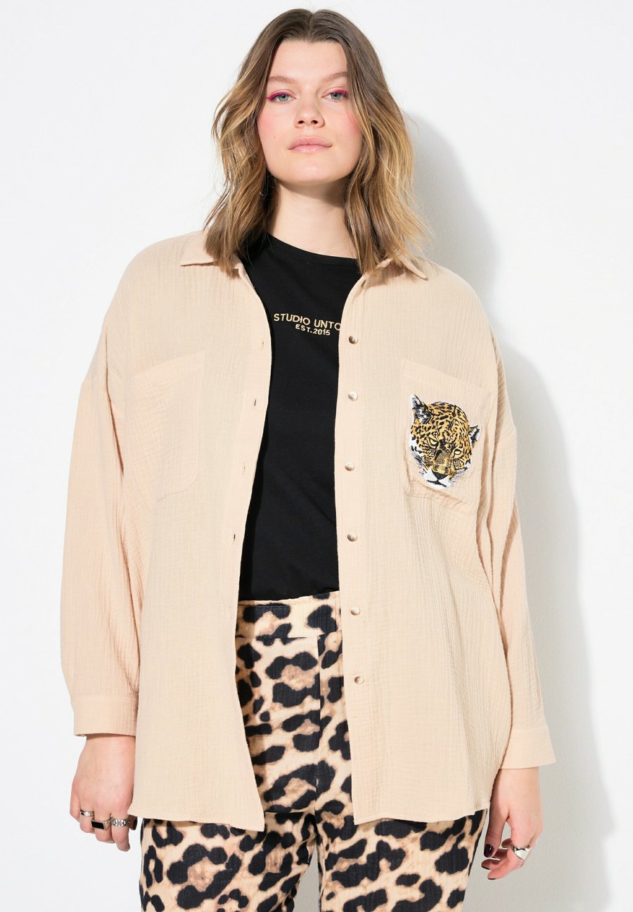 Блуза Studio Untold Button-down blouse, Beige
Блуза Studio Untold Button-down blouse, Beige