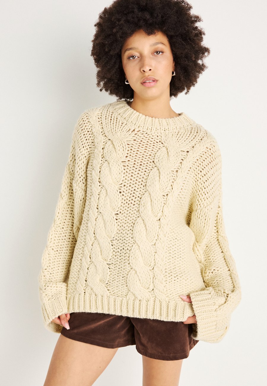 Джемпер Gina Tricot SWEATER, Almond Milk/Off-White
Джемпер Gina Tricot SWEATER, Almond Milk/Off-White