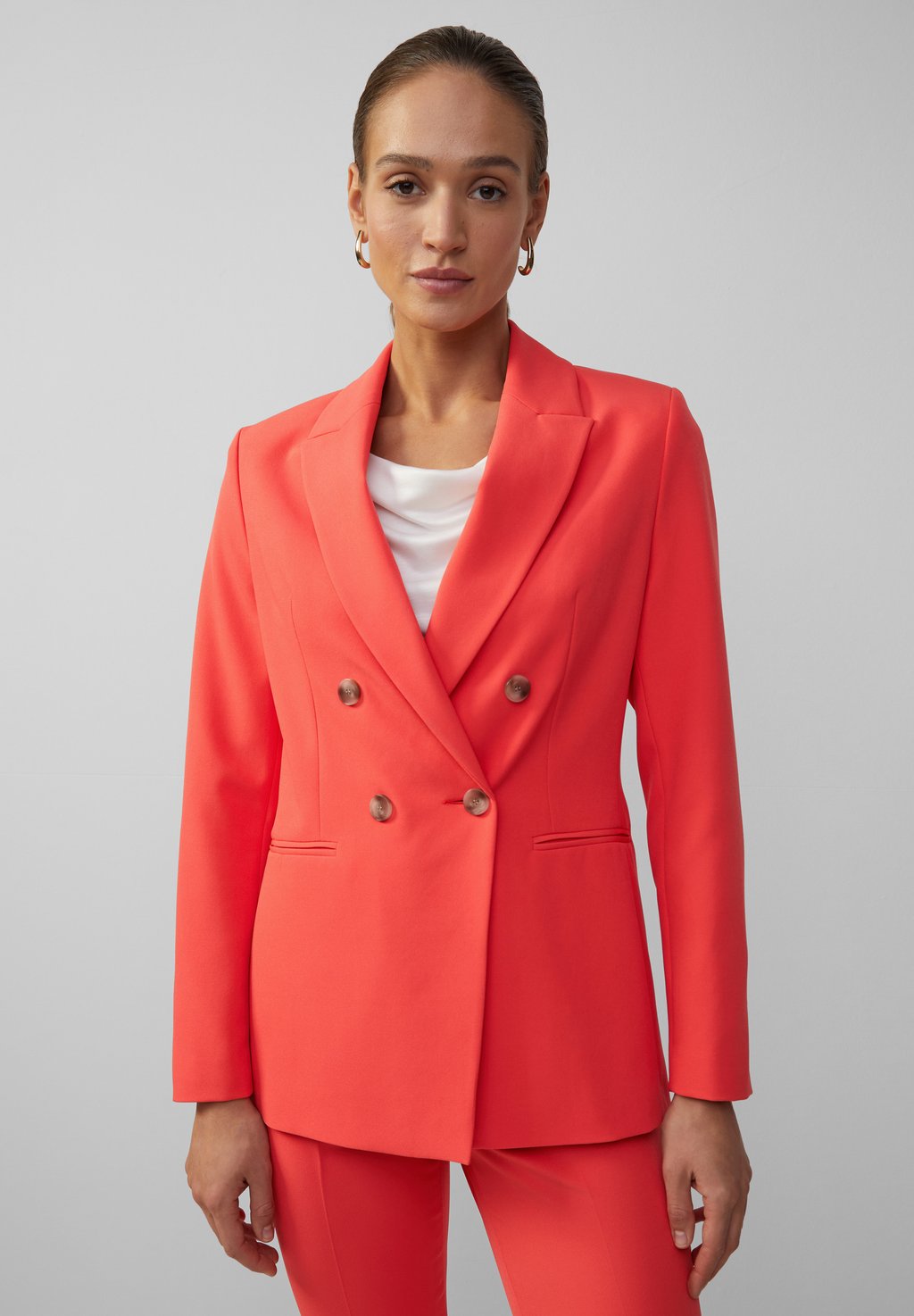 Блейзер s.Oliver BLACK LABEL, коралловый
Блейзер s.Oliver BLACK LABEL, коралловый