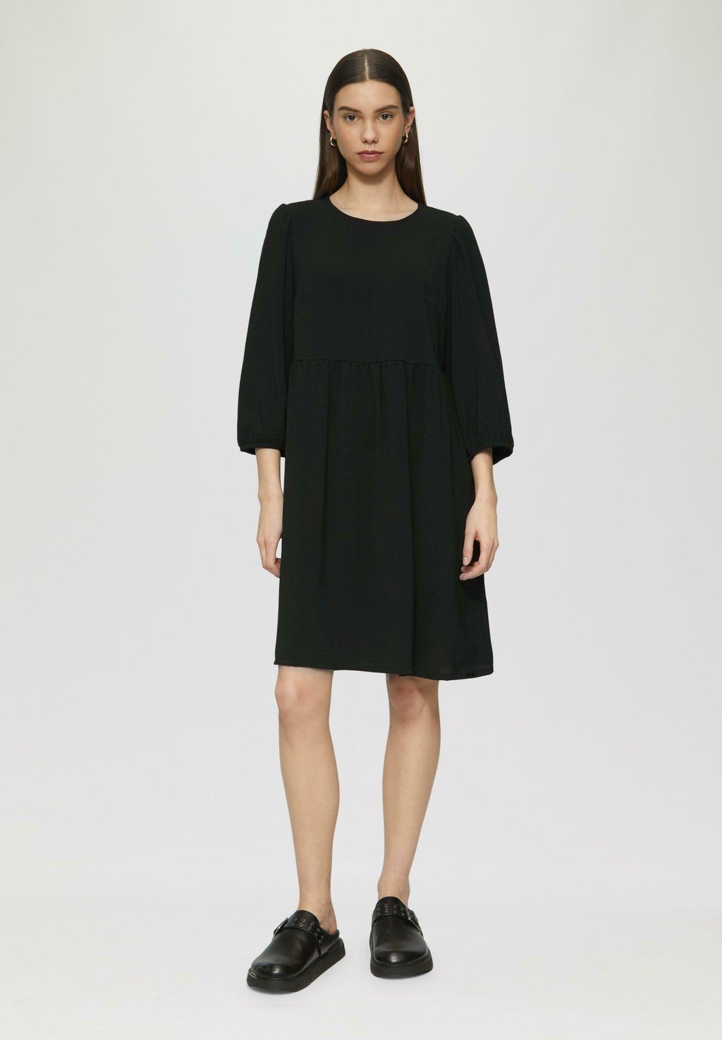 Повседневное платье KURZES MIT PUFFÄRMEL QS, черный
Повседневное платье KURZES MIT PUFFÄRMEL QS, черный