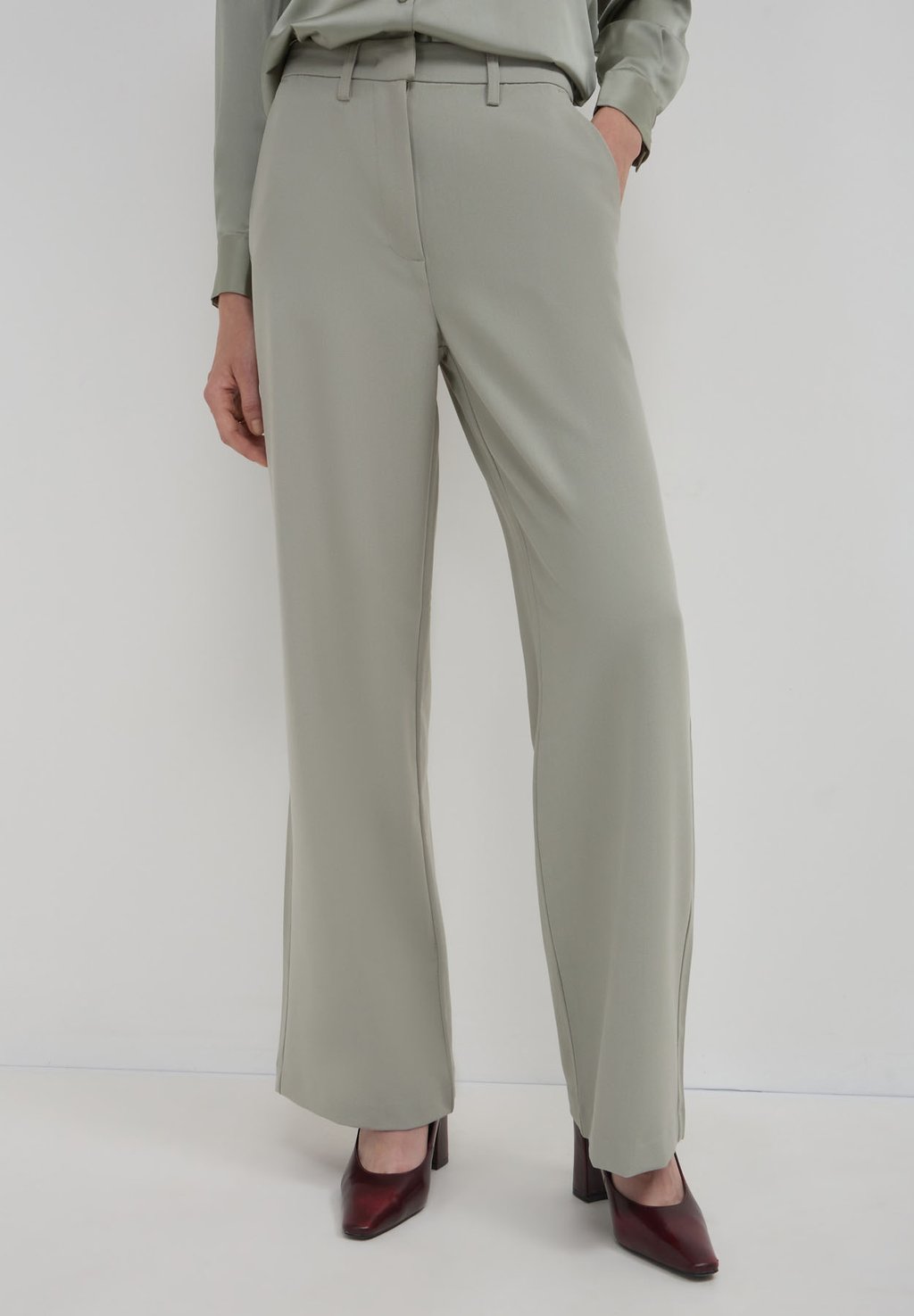 Брюки A PALAZZO Calliope, светло-зеленый
Брюки A PALAZZO Calliope, светло-зеленый