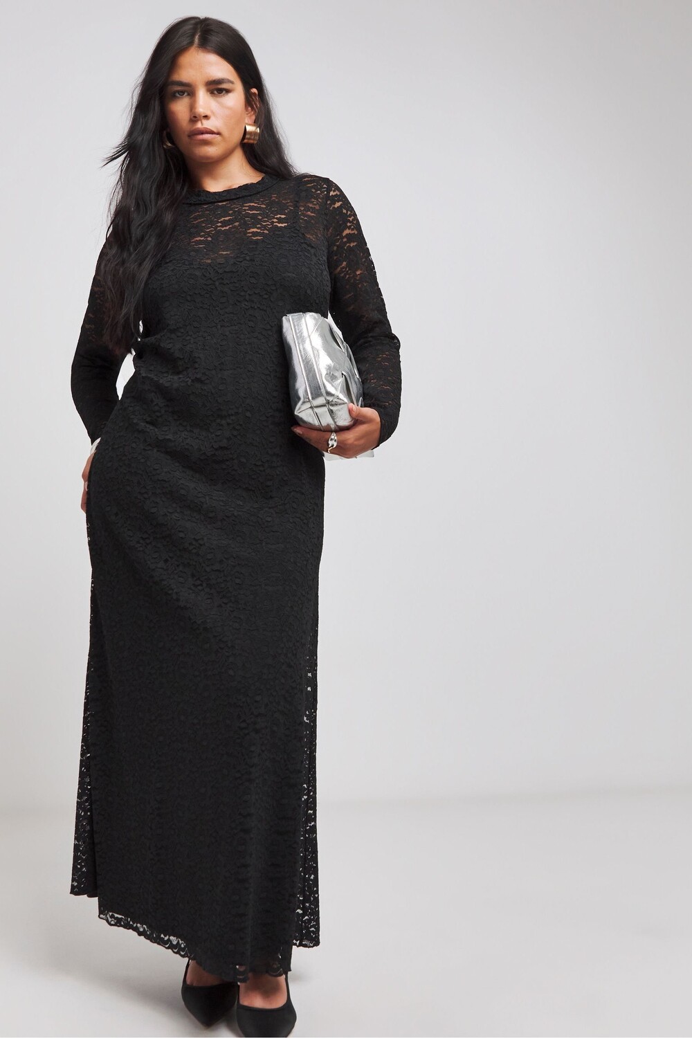 Кружевное макси платье Simply Be, черный
Кружевное макси платье Simply Be, черный