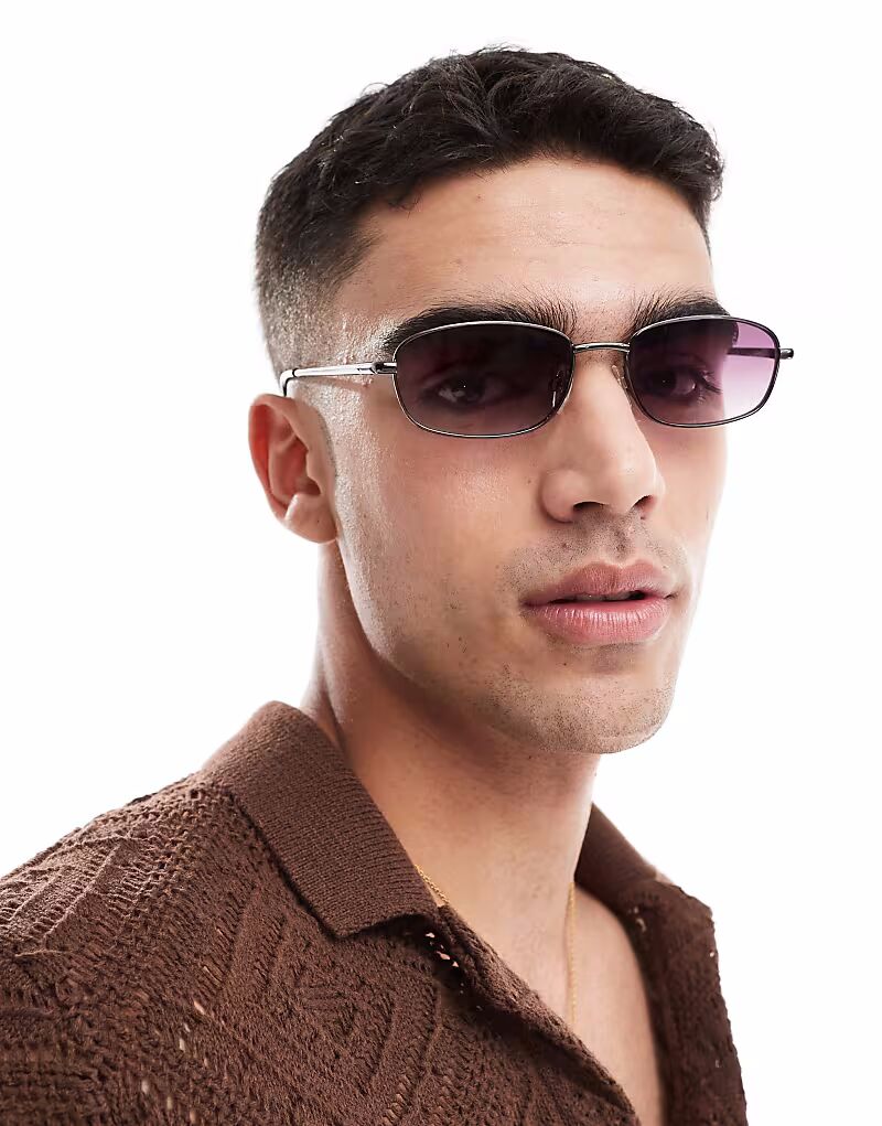 Солнцезащитные очки Pull&Bear в металлической оправе с фиолетовыми линзами
Солнцезащитные очки Pull&Bear в металлической оправе с фиолетовыми линзами