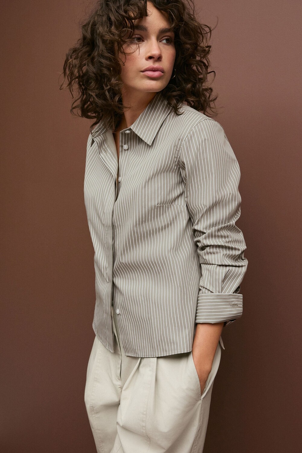 Приталенная рубашка с длинным рукавом и воротником Next, зеленый
Приталенная рубашка с длинным рукавом и воротником Next, зеленый