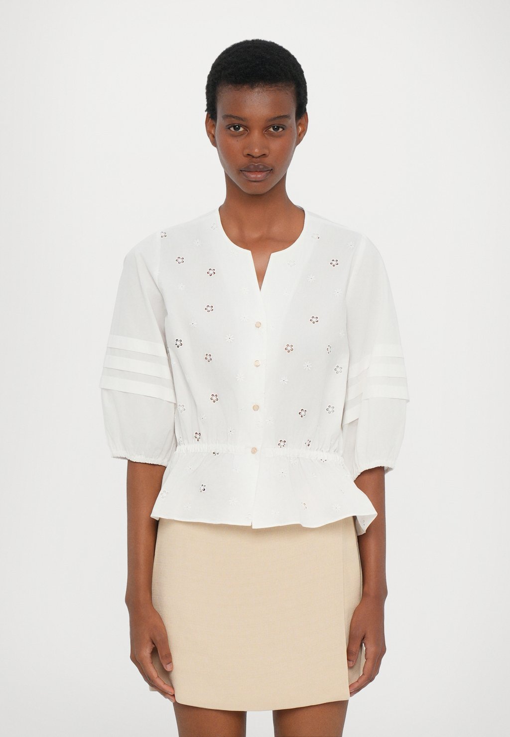 Блуза CLAUDIA Claudie Pierlot, белый
Блуза CLAUDIA Claudie Pierlot, белый