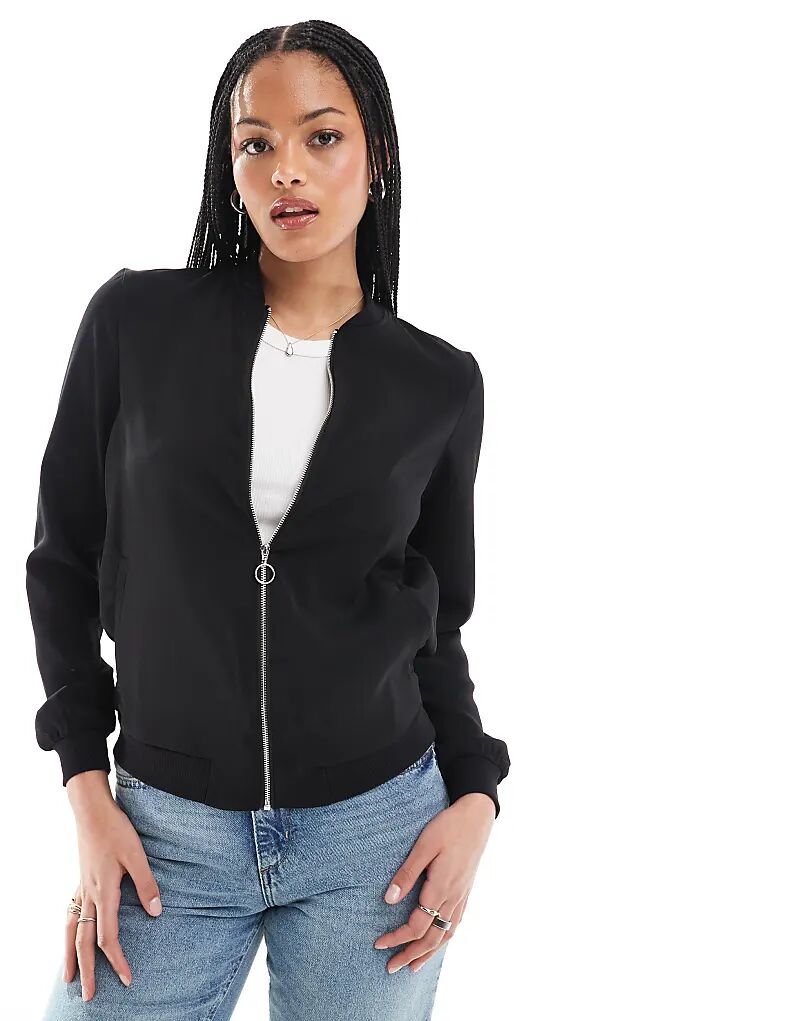 Легкая куртка-бомбер на молнии спереди черного цвета Vero Moda, Черный, Легкая куртка-бомбер на молнии спереди черного цвета Vero Moda
Легкая куртка-бомбер на молнии спереди черного цвета Vero Moda, Черный, Легкая куртка-бомбер на молнии спереди черного цвета Vero Moda