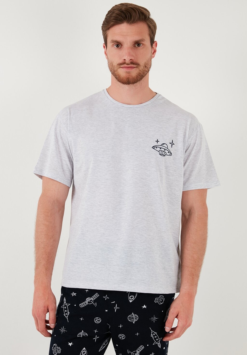 Пижама REGULAR FIT SET Buratti, светло-серый
Пижама REGULAR FIT SET Buratti, светло-серый