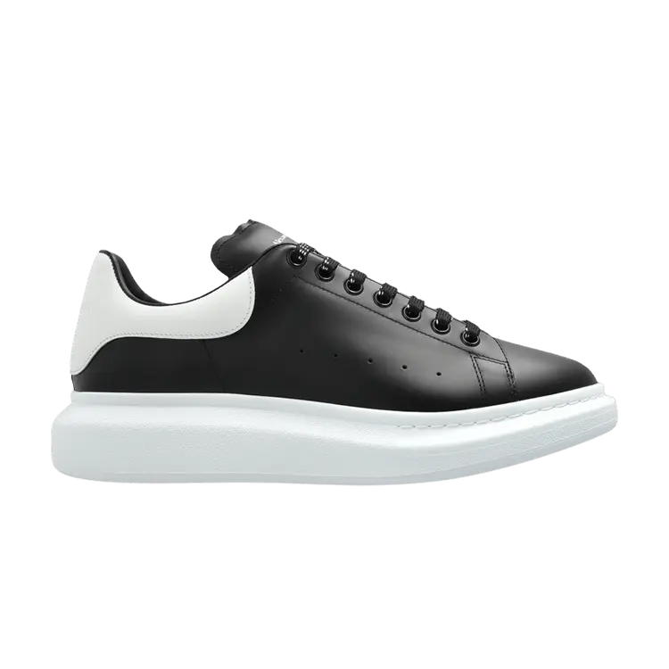 Кроссовки Alexander McQueen Oversized Sneaker, Black White 2025
Кроссовки Alexander McQueen Oversized Sneaker, Black White 2025