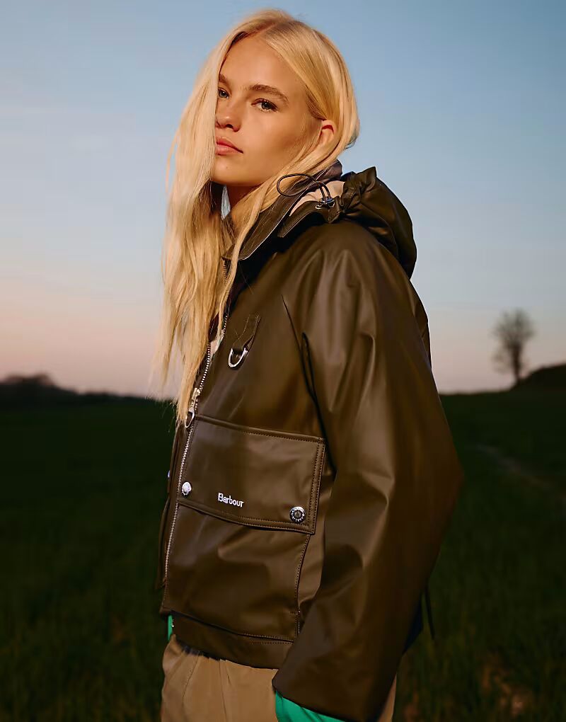 Куртка-дождевик Barbour June темно-оливкового цвета
Куртка-дождевик Barbour June темно-оливкового цвета