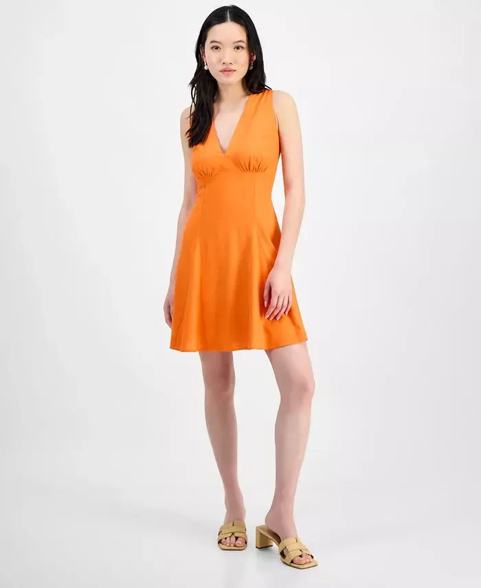 Женское платье с V-образным вырезом, без рукавов, силуэт А-силуэт Bar III, оранжевый
Женское платье с V-образным вырезом, без рукавов, силуэт А-силуэт Bar III, оранжевый