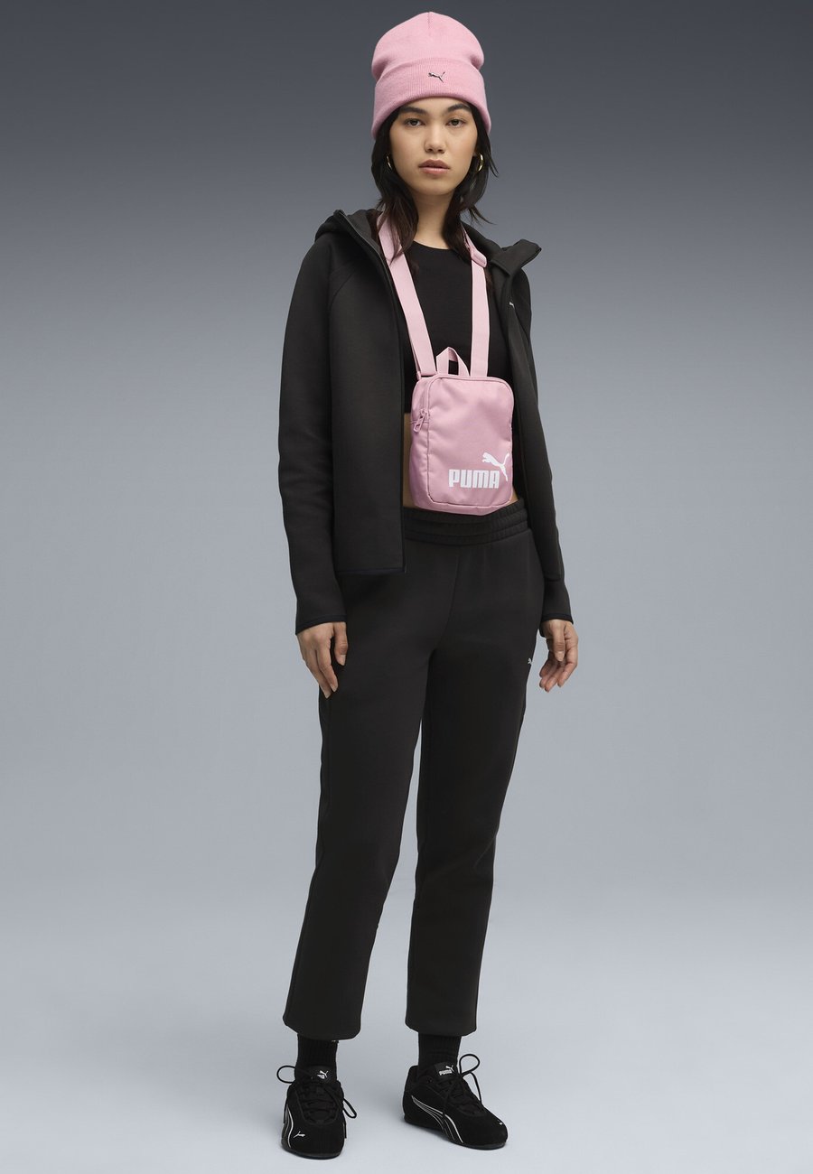 Толстовка Puma Zip-up sweatshirt, Black
Толстовка Puma Zip-up sweatshirt, Black