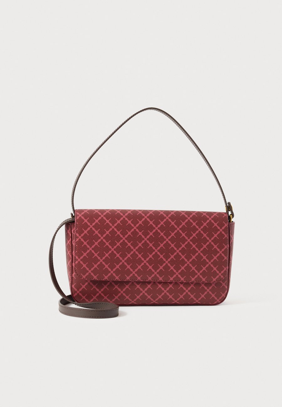 Сумка By Malene Birger TALLIE, Cabernet/Dark Red
Сумка By Malene Birger TALLIE, Cabernet/Dark Red