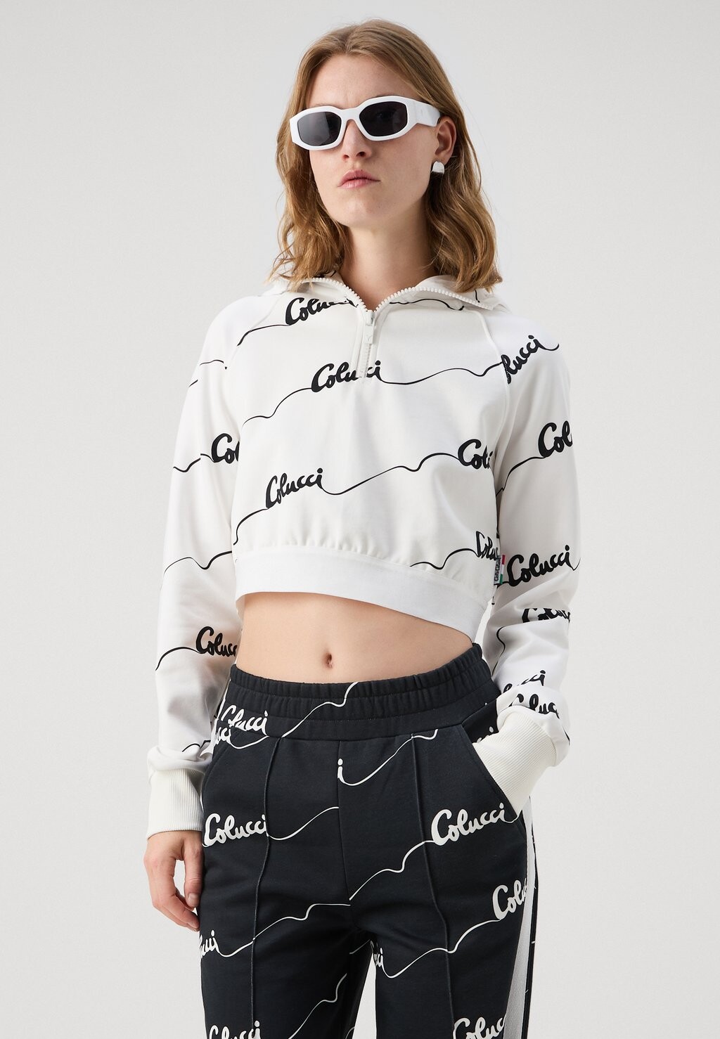 Тренировочный низ WIDE LEG Carlo Colucci, черный
Тренировочный низ WIDE LEG Carlo Colucci, черный