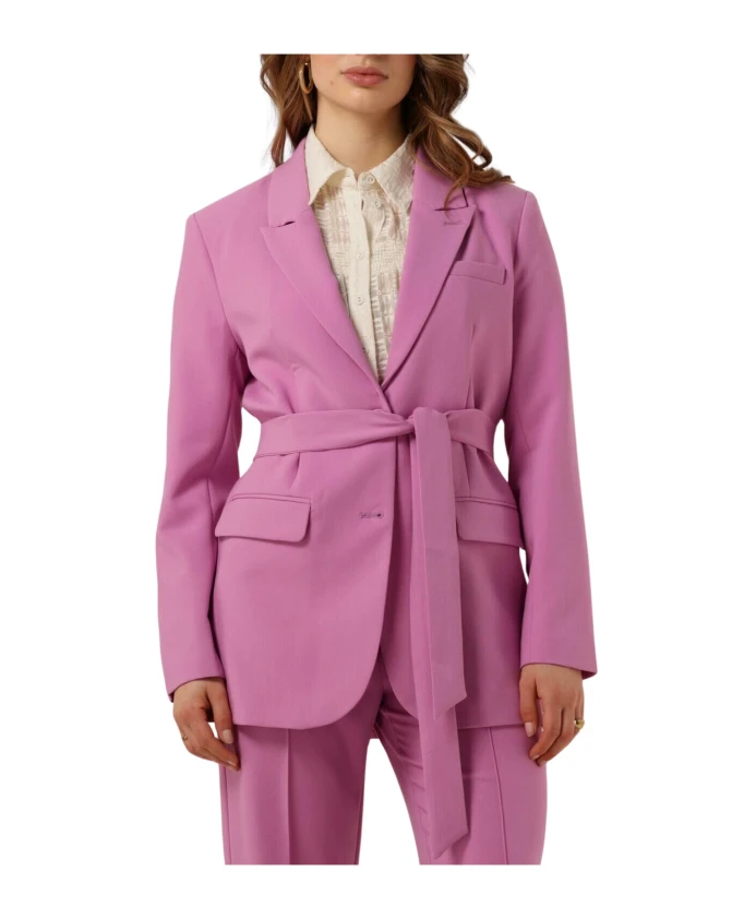 Фуксия Ларина в сравнении с женским пиджаком Aaiko, розовый
Фуксия Ларина в сравнении с женским пиджаком Aaiko, розовый