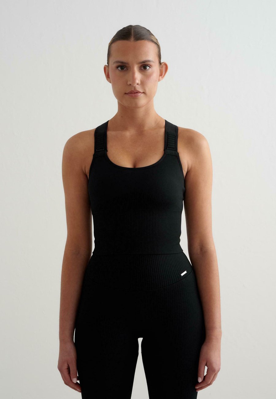 Бюстгальтер aim’n SEAMLESS, Black
Бюстгальтер aim’n SEAMLESS, Black