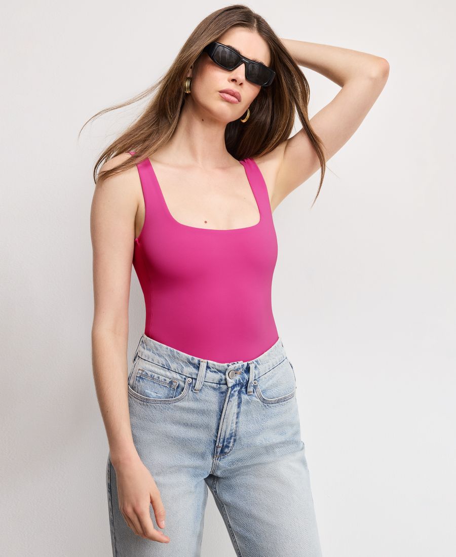 Женский корректирующий современный боди-майка, стандартные и большие размеры Good American, Fuschia002
Женский корректирующий современный боди-майка, стандартные и большие размеры Good American, Fuschia002