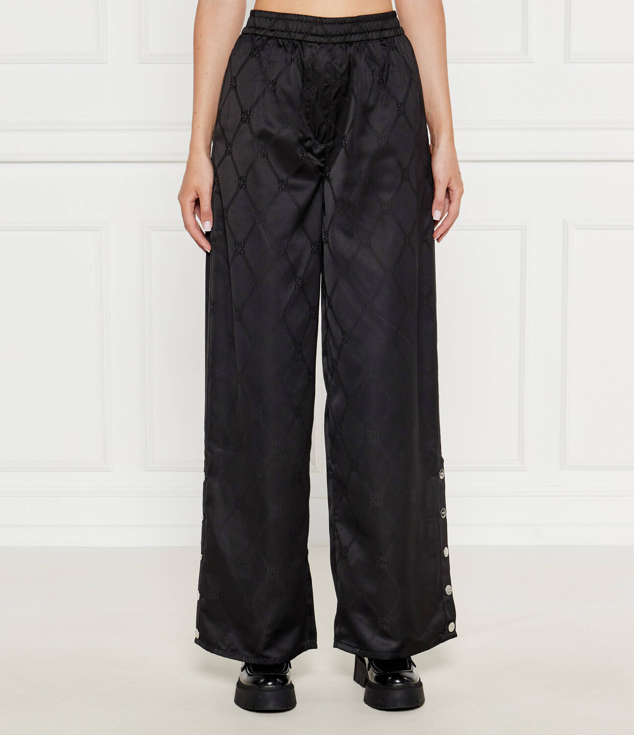 Спортивные брюки HUGO Hacelia Relaxed fit, черный
Спортивные брюки HUGO Hacelia Relaxed fit, черный