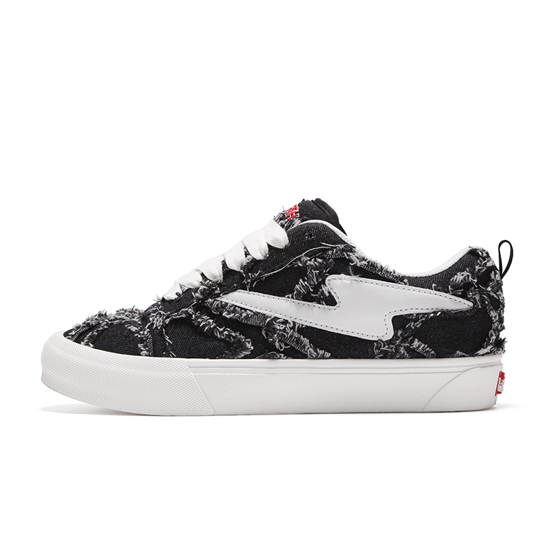 TINMUU Тяньму Пухлые кроссовки Легкие низкие скейтерские унисекс черные, цвет Black
TINMUU Тяньму Пухлые кроссовки Легкие низкие скейтерские унисекс черные, цвет Black