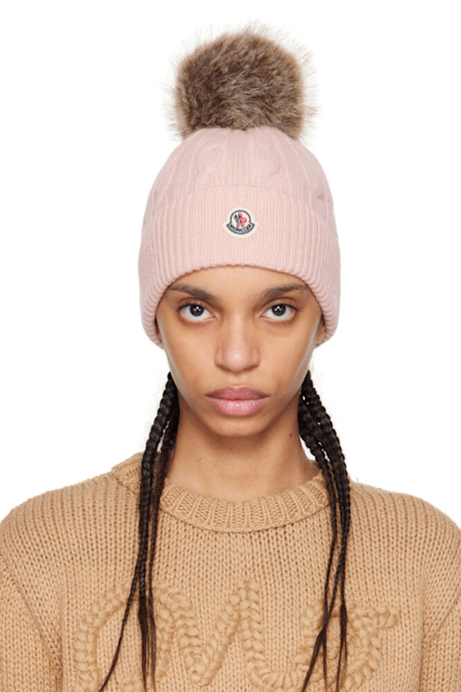 Шапка-бини из розовой шерсти и кашемира с помпоном Moncler
Шапка-бини из розовой шерсти и кашемира с помпоном Moncler