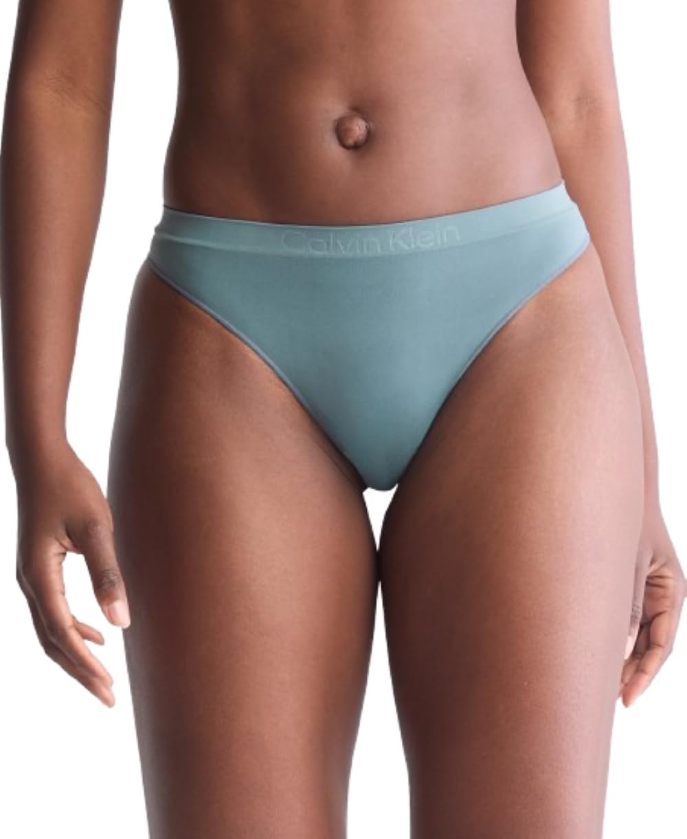 Женские стринги Calvin Klein Bonded Flex со средней посадкой, Blue Performance
Женские стринги Calvin Klein Bonded Flex со средней посадкой, Blue Performance