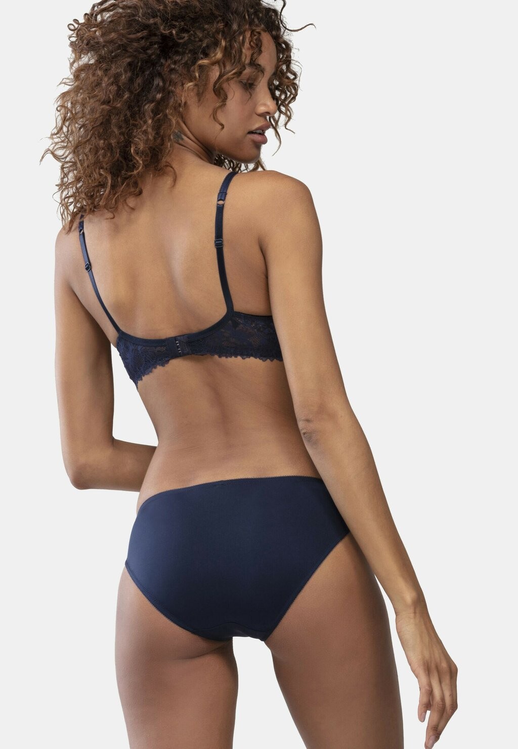 Бюстгальтер на косточках LUXURIOUS mey, синий
Бюстгальтер на косточках LUXURIOUS mey, синий