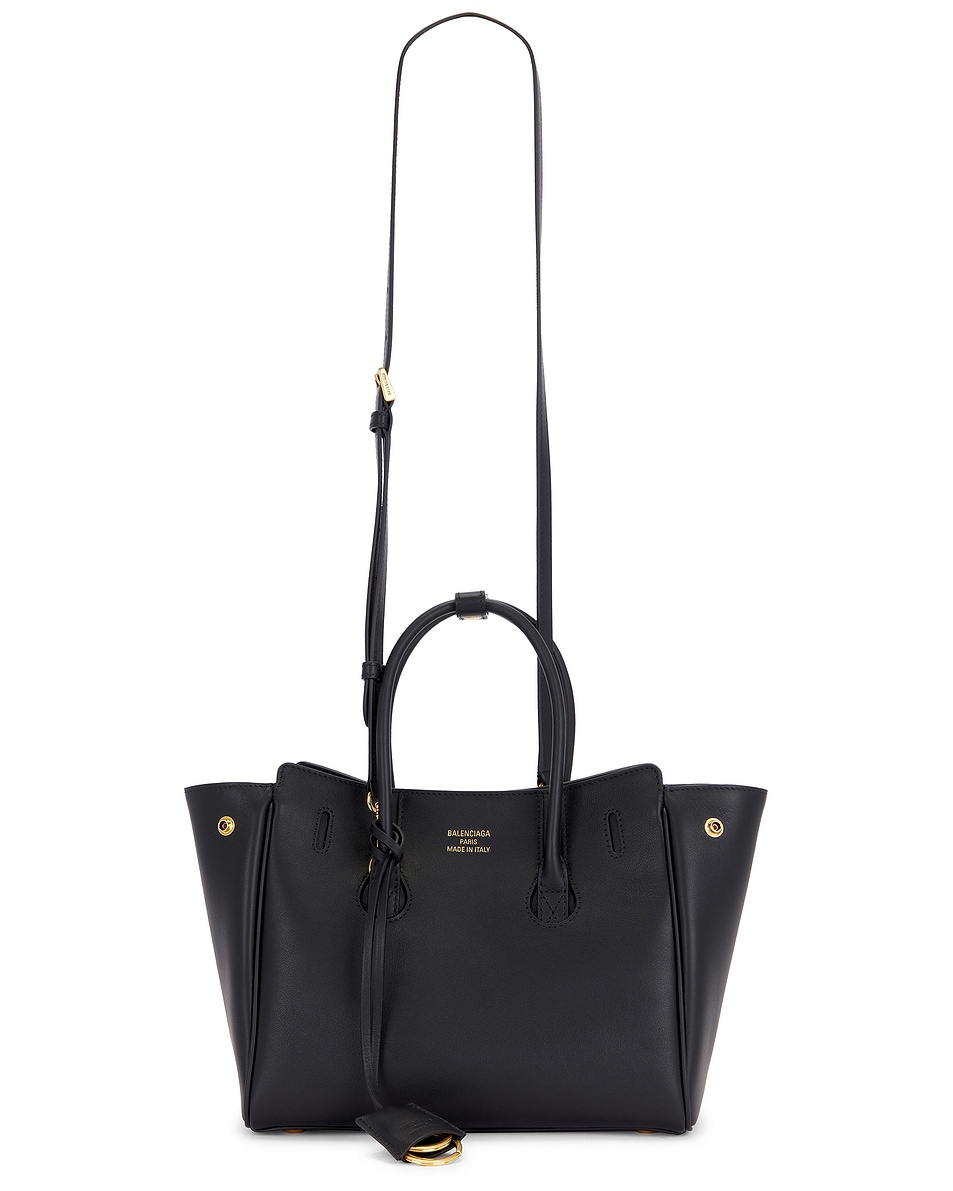 Hampton Mini Carry All Сумка Balenciaga, Black
Hampton Mini Carry All Сумка Balenciaga, Black