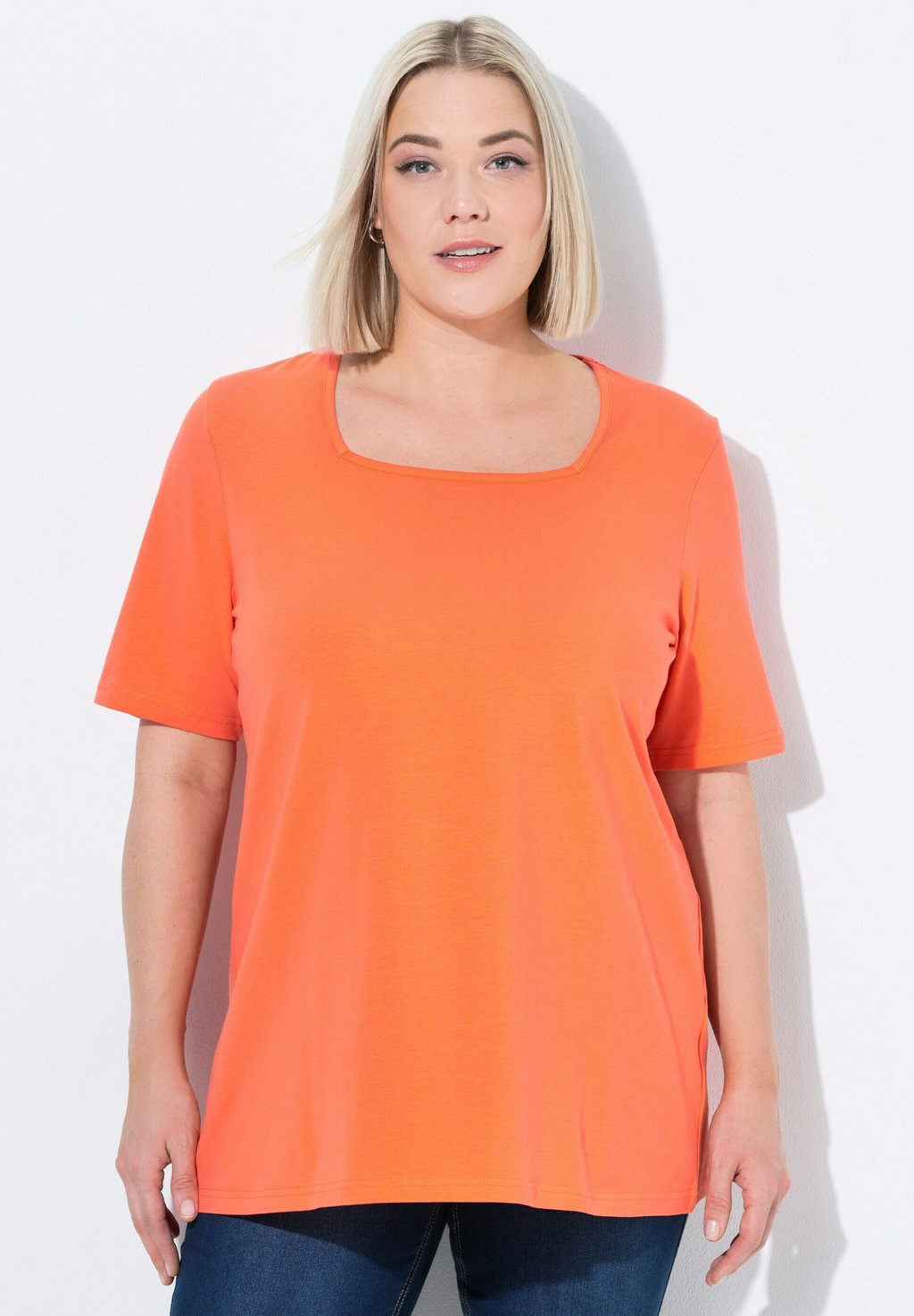 Базовая футболка CARREE-AUSSCHNITT HALBARM Ulla Popken, коралловый
Базовая футболка CARREE-AUSSCHNITT HALBARM Ulla Popken, коралловый