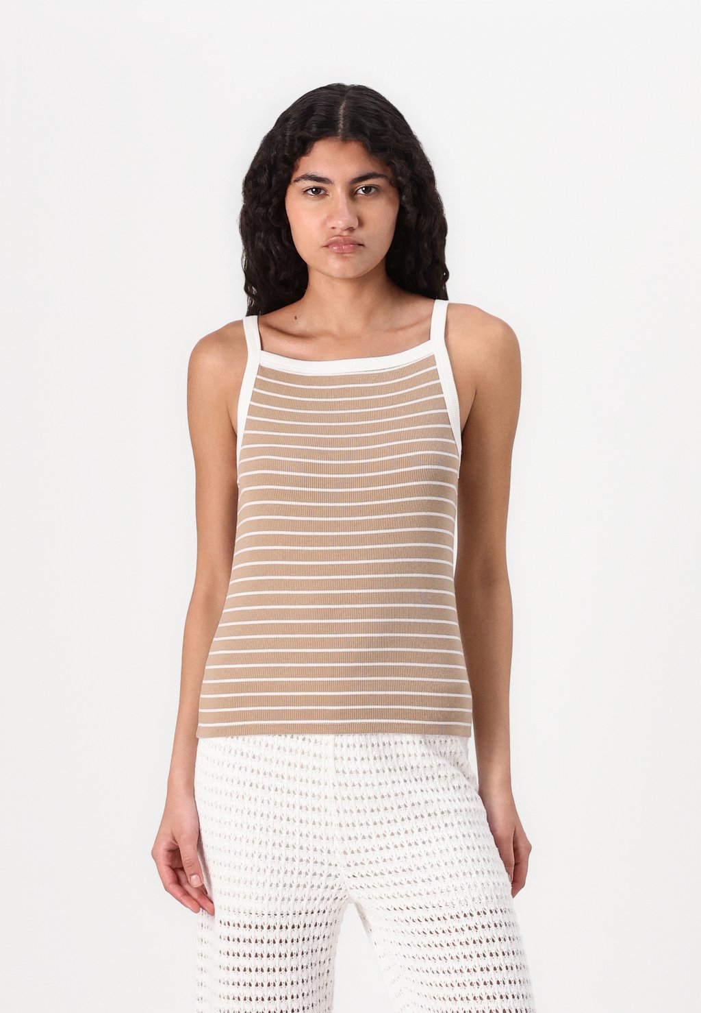 Топ APRON GAP, хаки
Топ APRON GAP, хаки