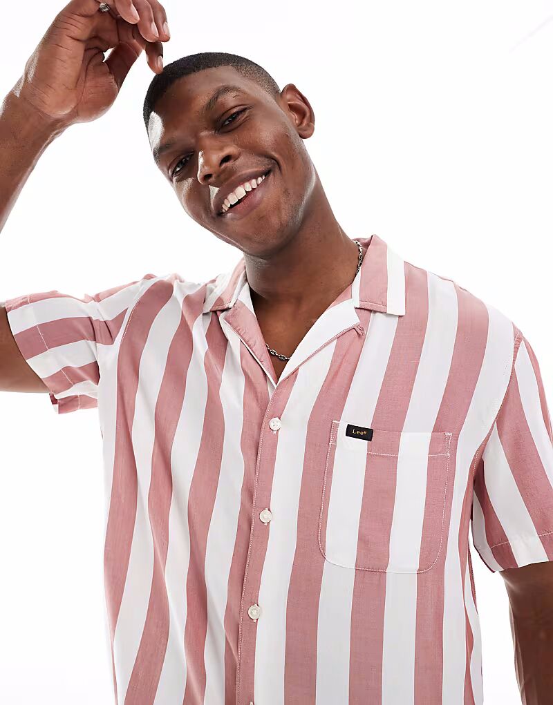 Свободная рубашка Lee в кремовую полоску
Свободная рубашка Lee в кремовую полоску