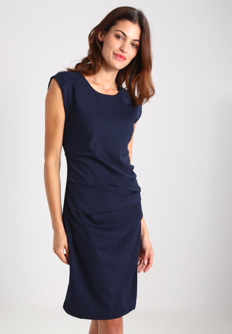 Платье-футляр Kaffe
Платье-футляр Kaffe