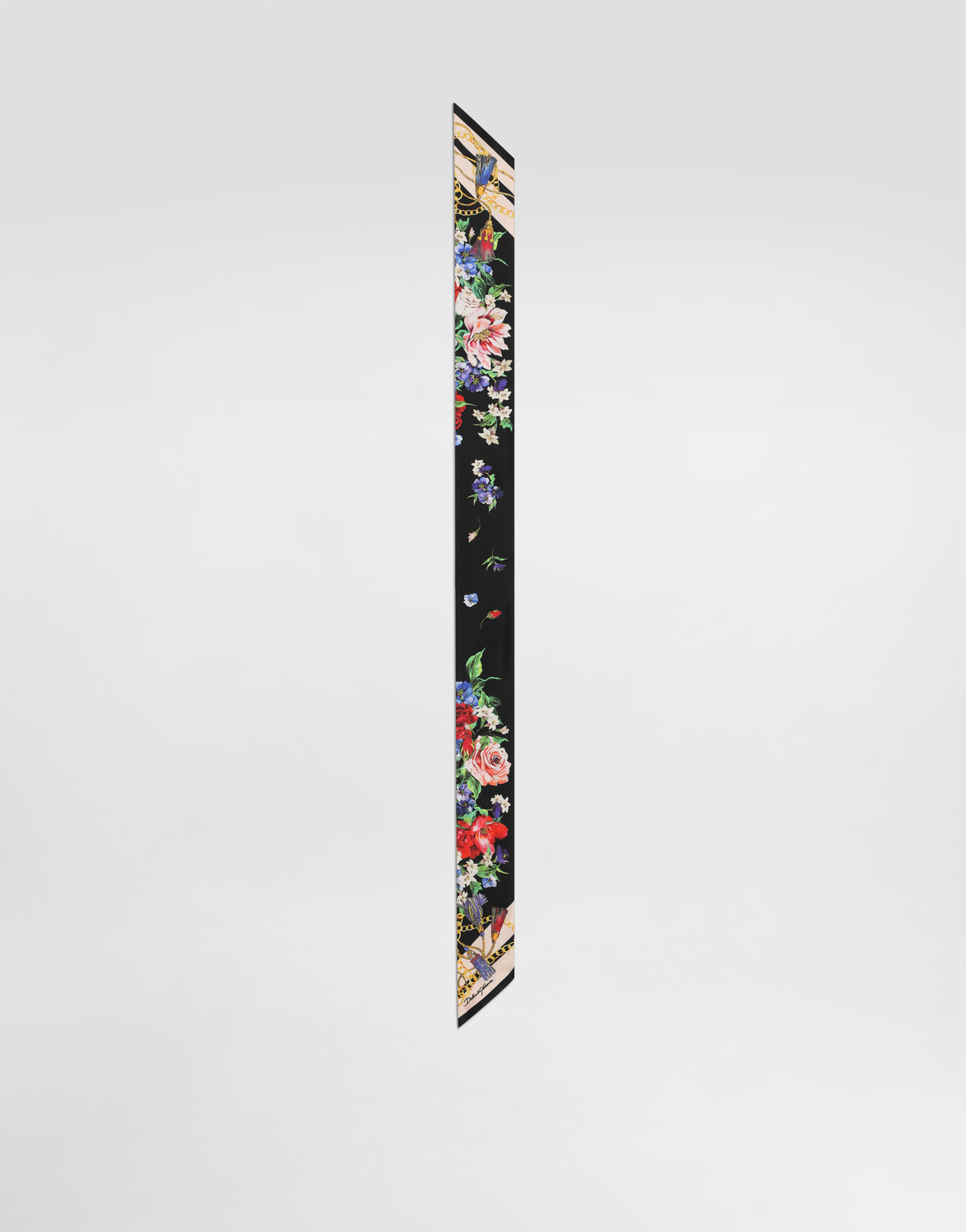 Платок из саржи с цветочным принтом (6x100) Dolce & Gabbana, принт
Платок из саржи с цветочным принтом (6x100) Dolce & Gabbana, принт